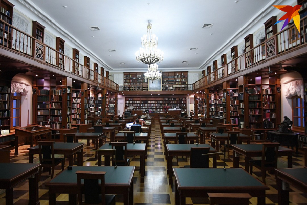 Ночная экскурсия в главной библиотеке России: зачем там хранят эротические журналы