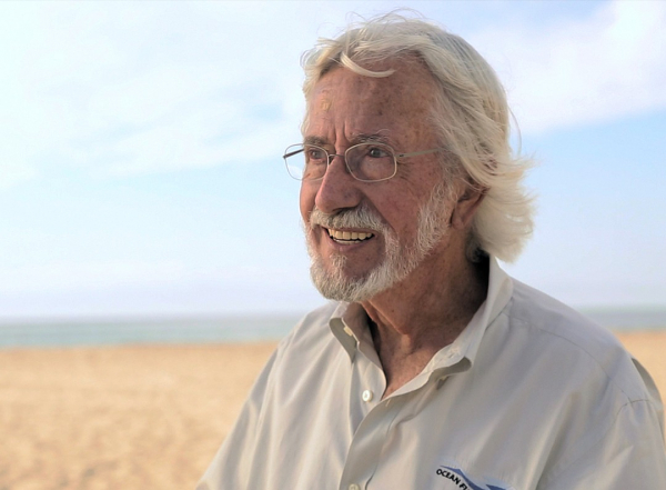 Океанолог Жан-Мишель Кусто прибыл в Приморье, чтобы помочь косаткам из «китовой тюрьмы»