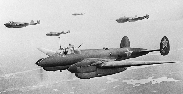 Как советские летчики бомбили бункер Гитлера